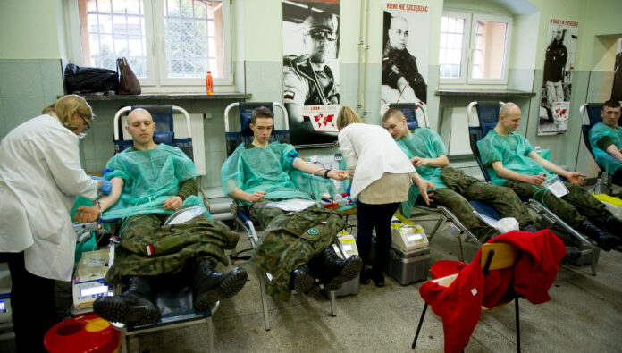 Polish military circles launch blood-donating project on the centenary of regaining independence