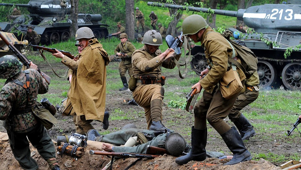 The Historical Reenactment Movement in Poland