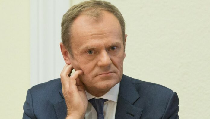 Donald Tusk appears at final hearing of the commission investigating the Amber Gold scandal