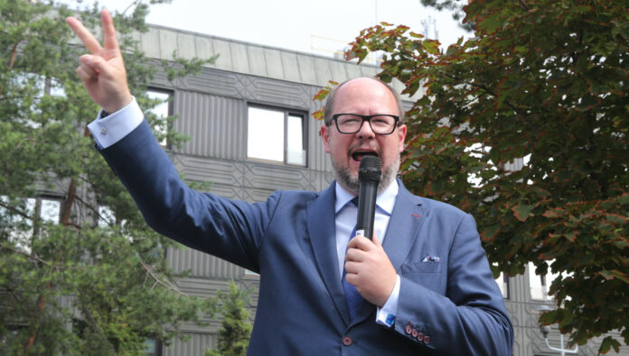 Mayor of Gdansk stabbed during charity event