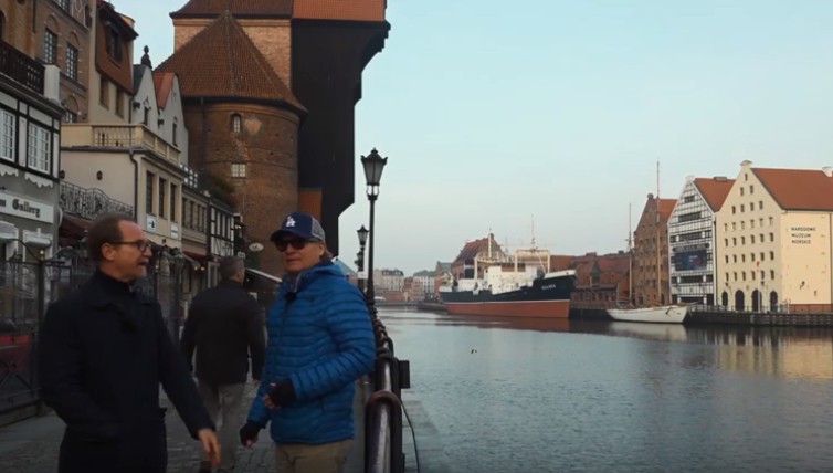 William Richardson in Gdańsk old town. See the medieval crane of XIV century...