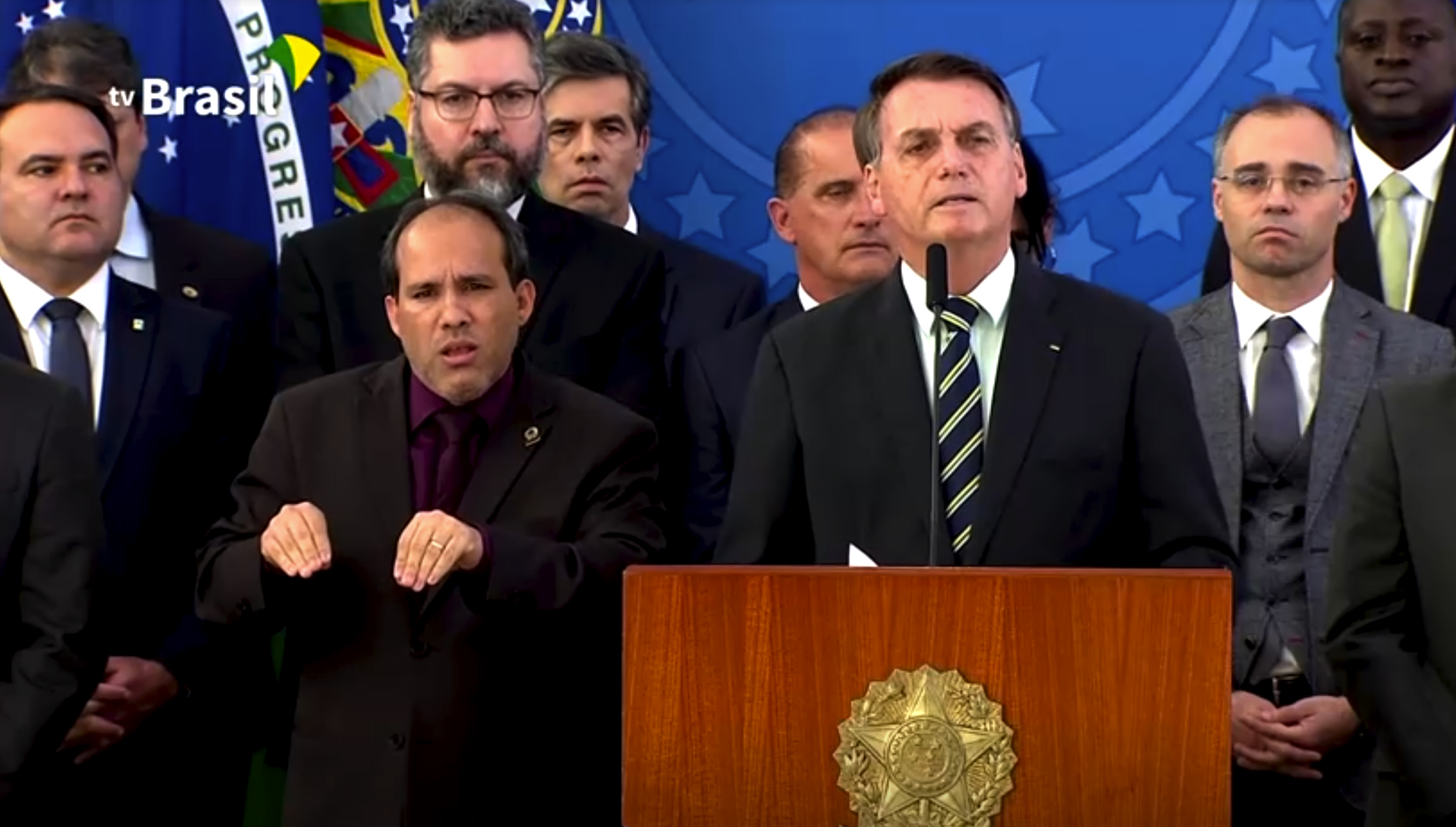 President Bolsonaro defends his decision to dismiss the Brazilian Chief of Police