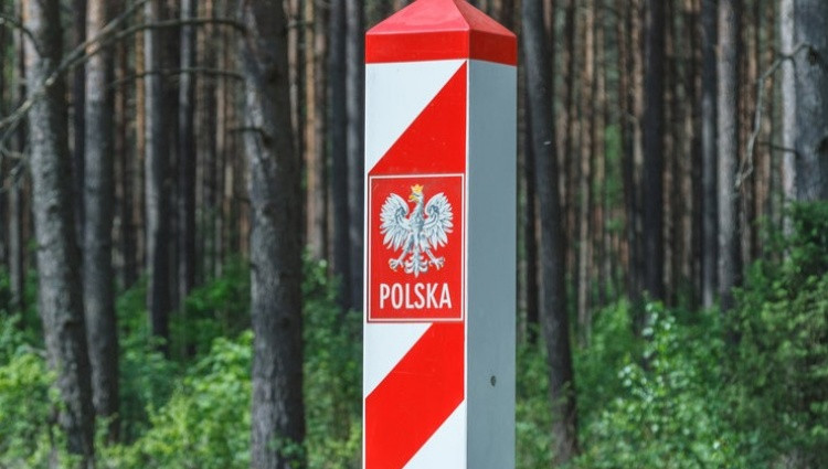 Slovakia allows travel to Poland