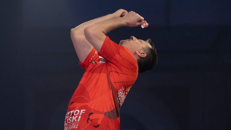 Historical success of Krzysztof Ratajski. Pole is in the quarter-finals of PDC World Darts Championship