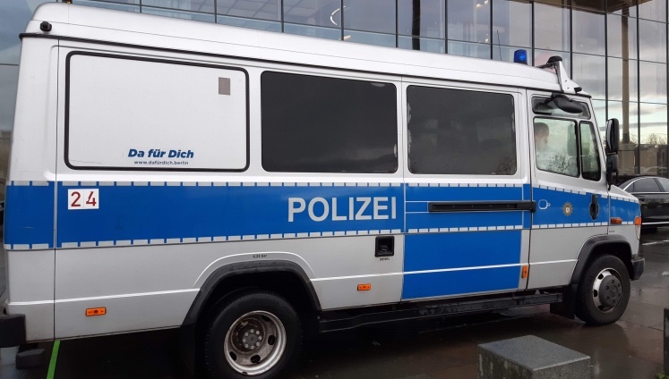 The car of the Polish embassy employee in Berlin  set on fire
