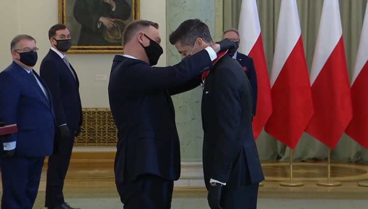 Robert Lewandowski awarded by Polish President