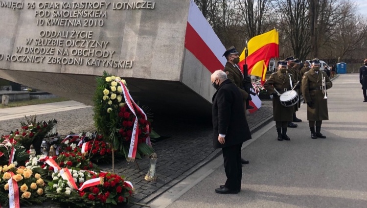 Flowers at the graves of the victims of the Smolensk plane crash