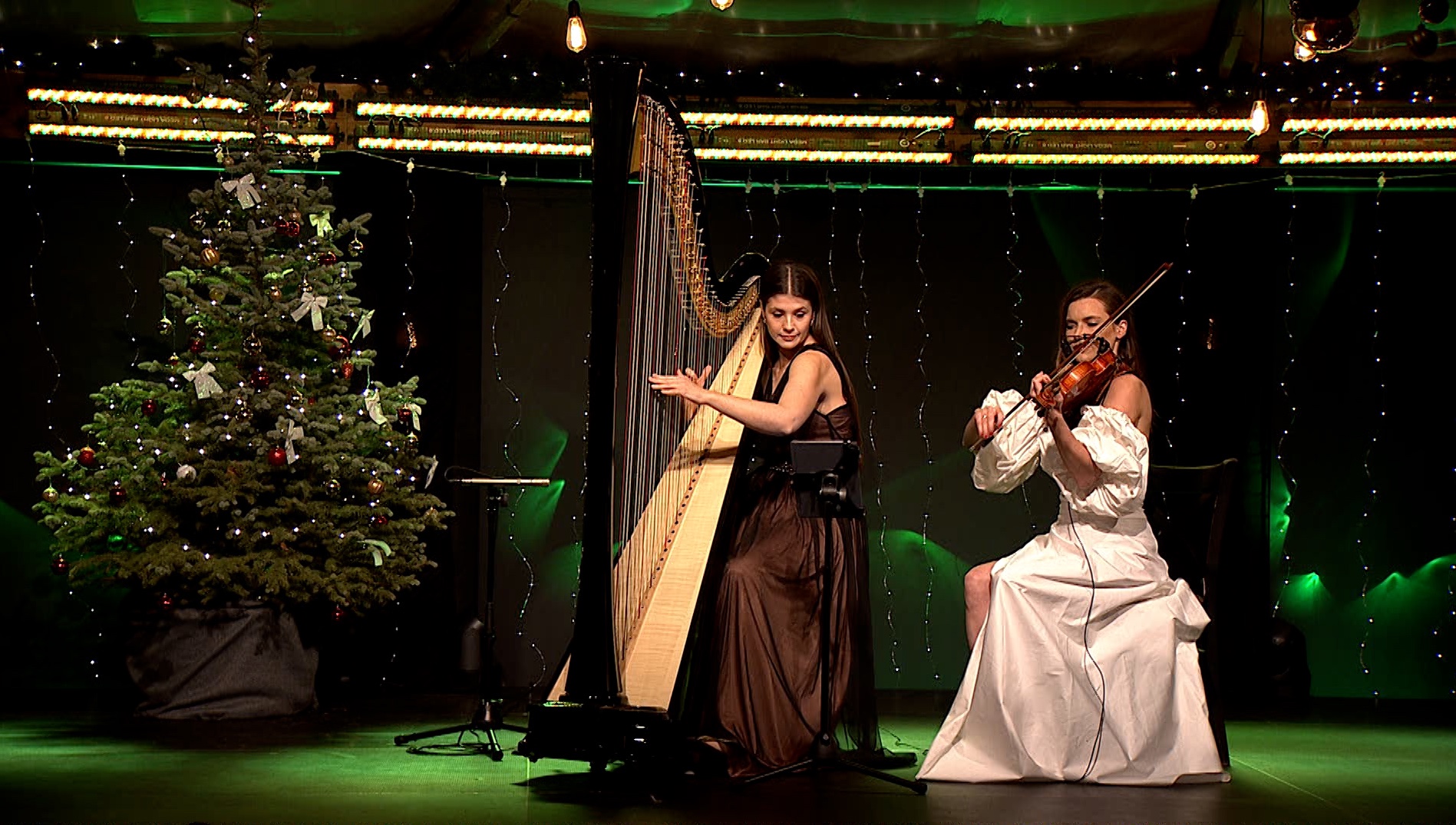 A unique concert of Christmas carols on TV Republika