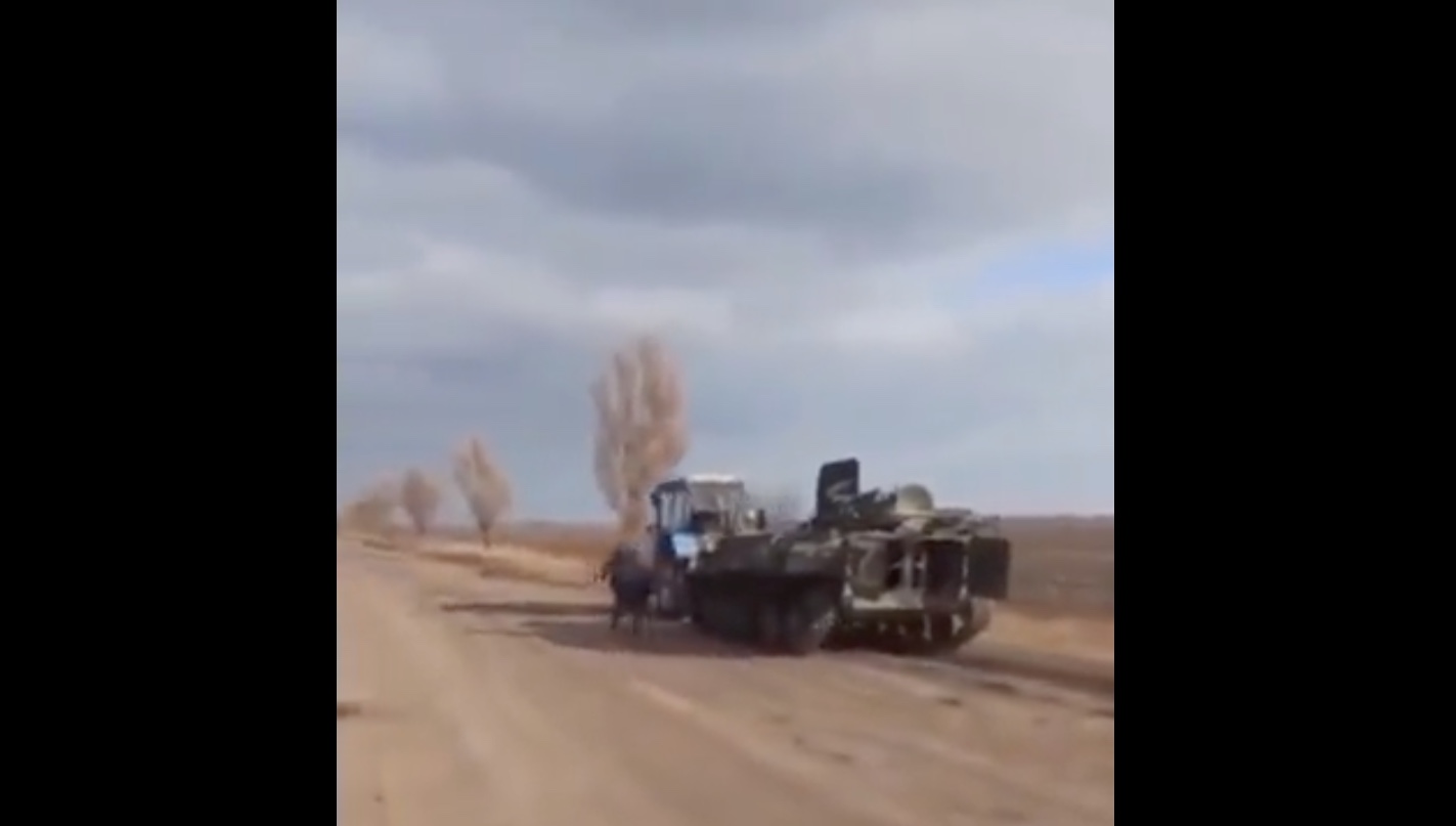 Farmers stole a Russian tank