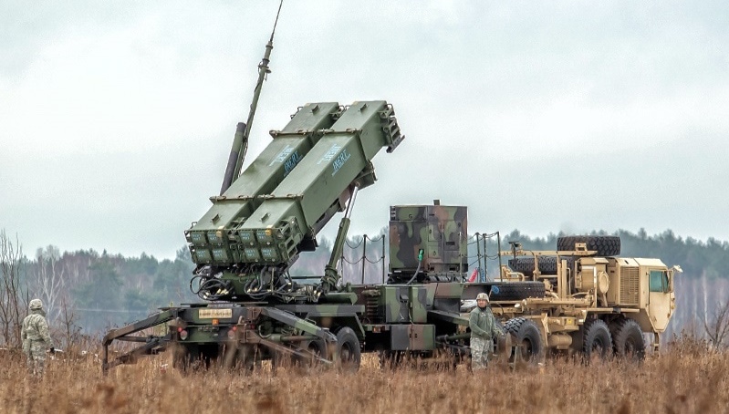 Berlin violated the confidentiality of talks with Poland about deploying German Patriot air-defence systems, the Polish defence minister has said in an internet interview.