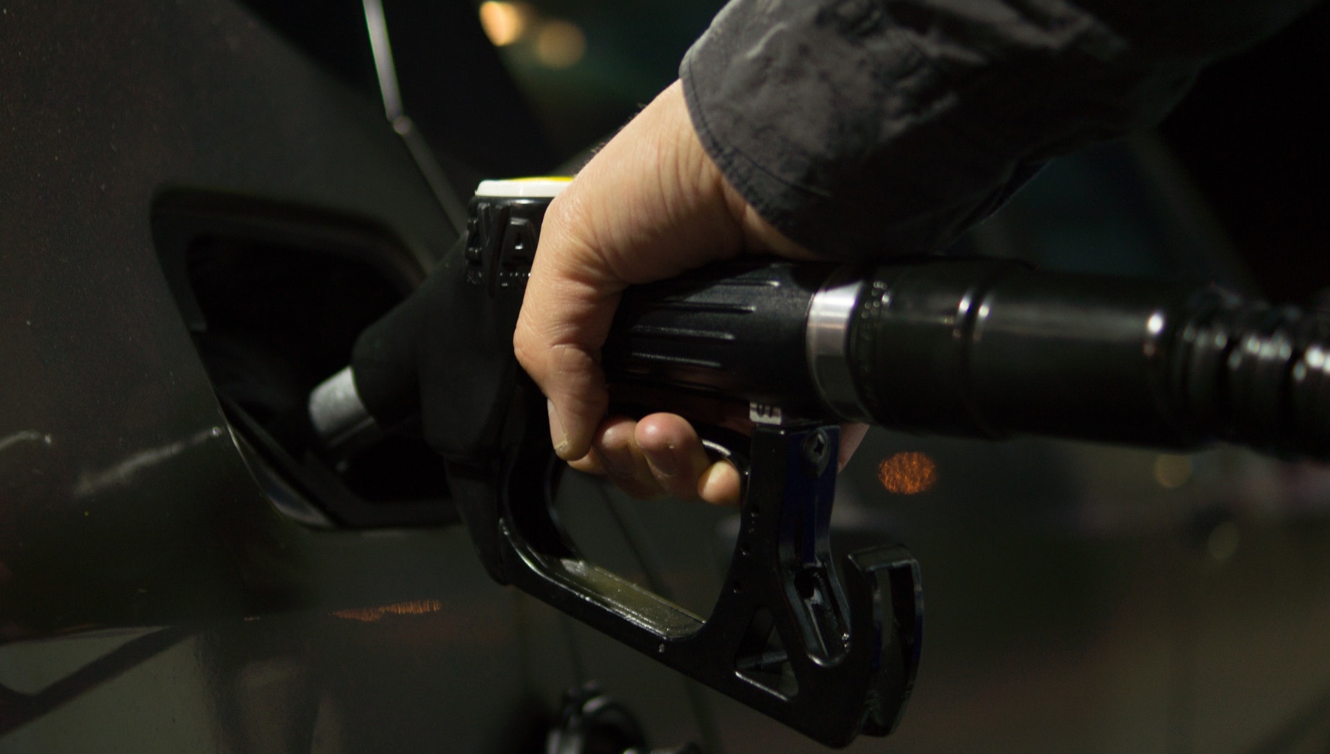 New data indicates fuel prices will be dropping at stations this May weekend.