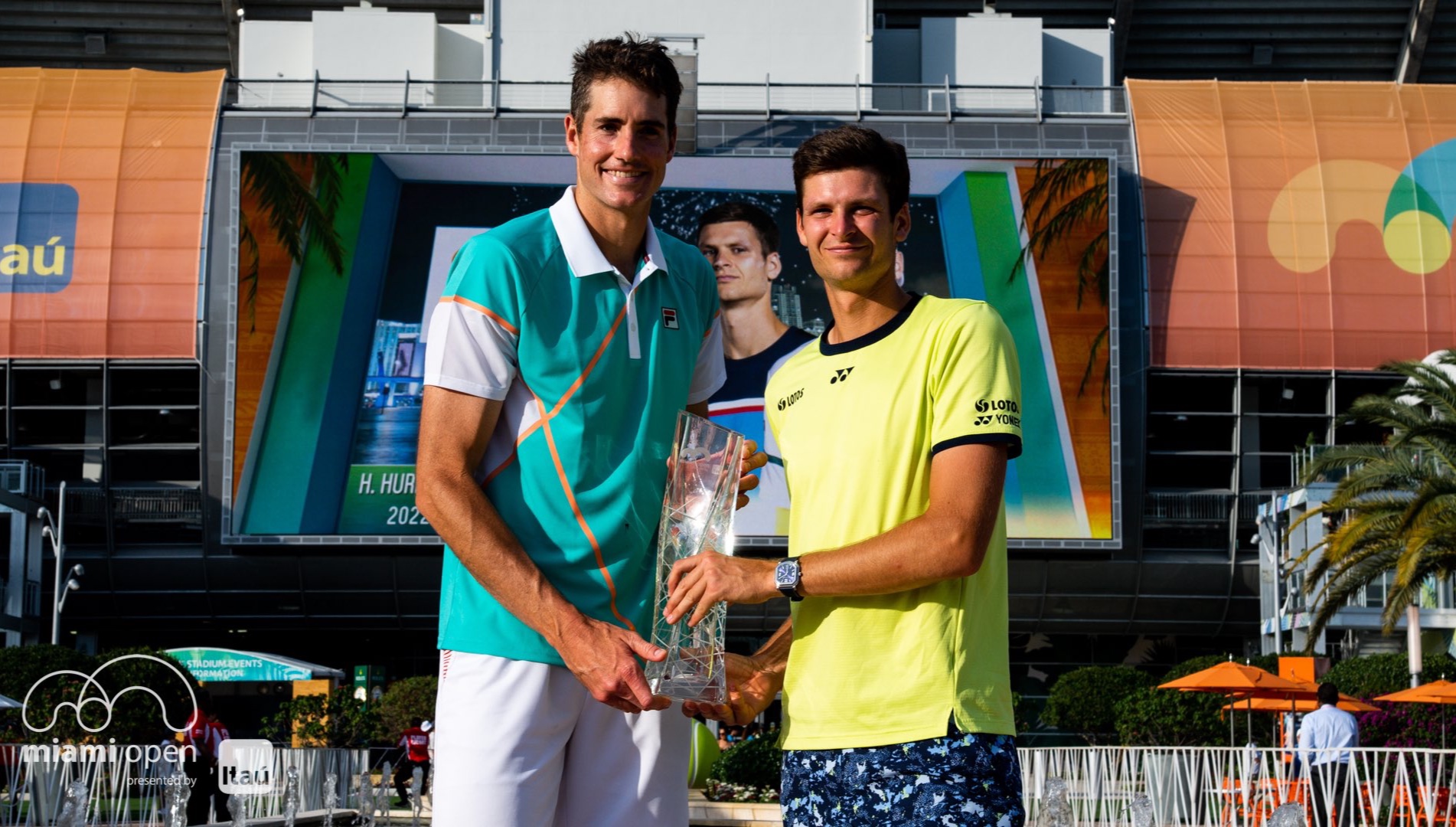 Hurkacz and Isner won the Men’s Doubles Champions in Miami!