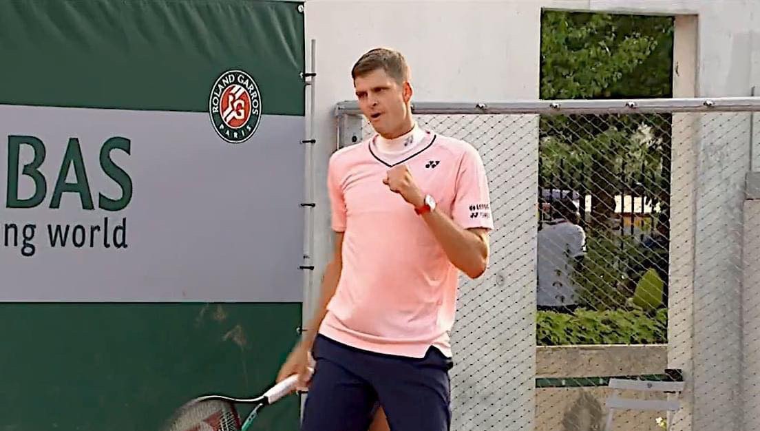 Hubert Hurkacz moves to the second round of Roland Garros