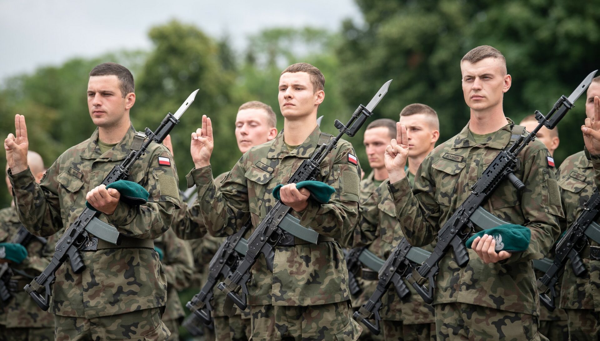 Over 800 volunteers took the military oath in Poland today