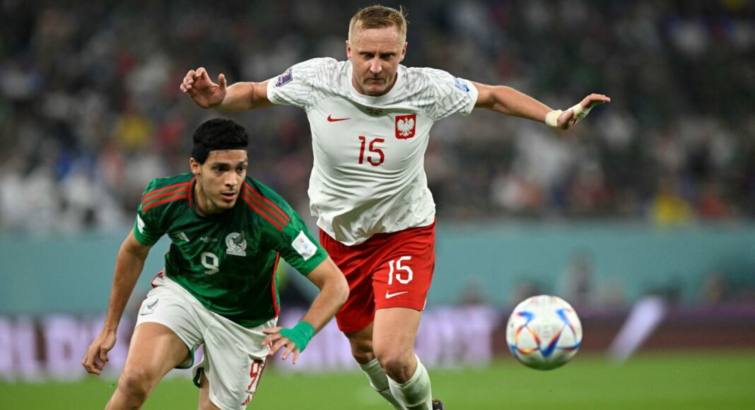 Poland's footballers played a goalless match against Mexico in their first match at the World Cup in Qatar. Robert Lewandowski missed a penalty kick in the second half.