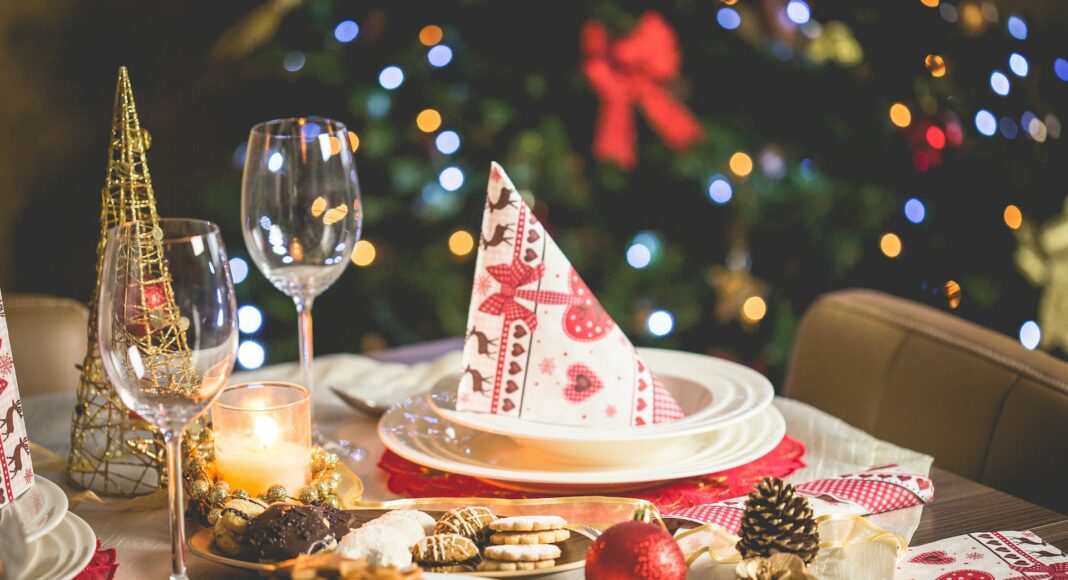 Team-building events, company Christmas parties, Christmas vouchers, gifts for employees, and Santa bonuses. December is full of opportunities for employers to show their gratitude to employees.