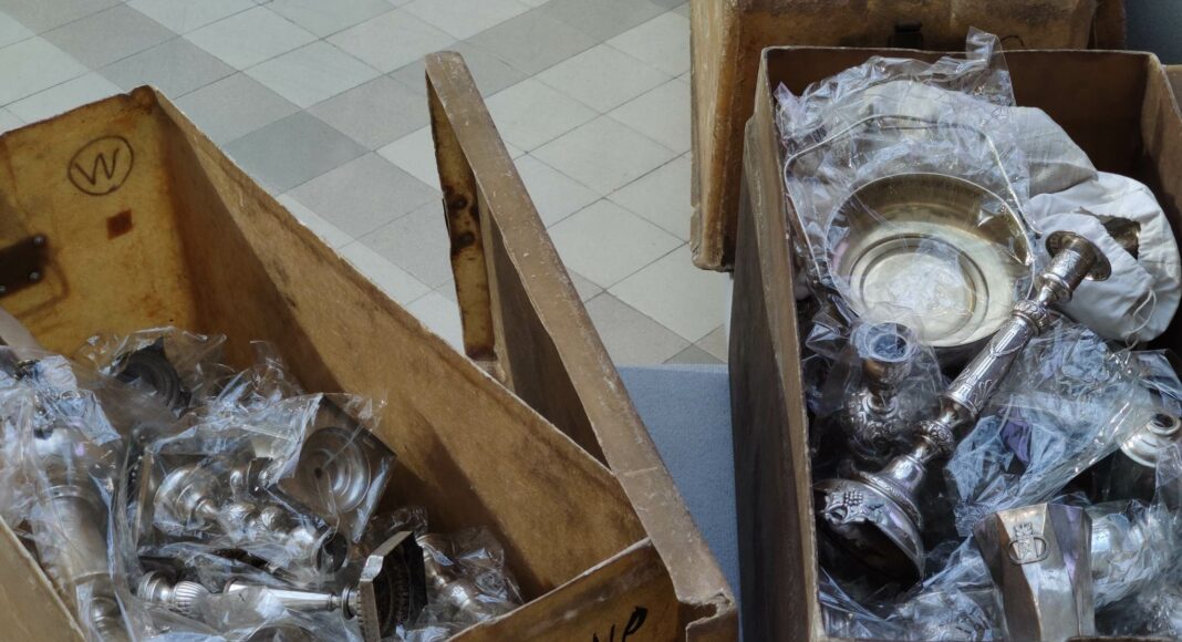 Two tons of silverware given by Poles as a war chest to help the country defend itself in the event of a conflict with Nazi Germany have been donated to the National Museum in Poznań.