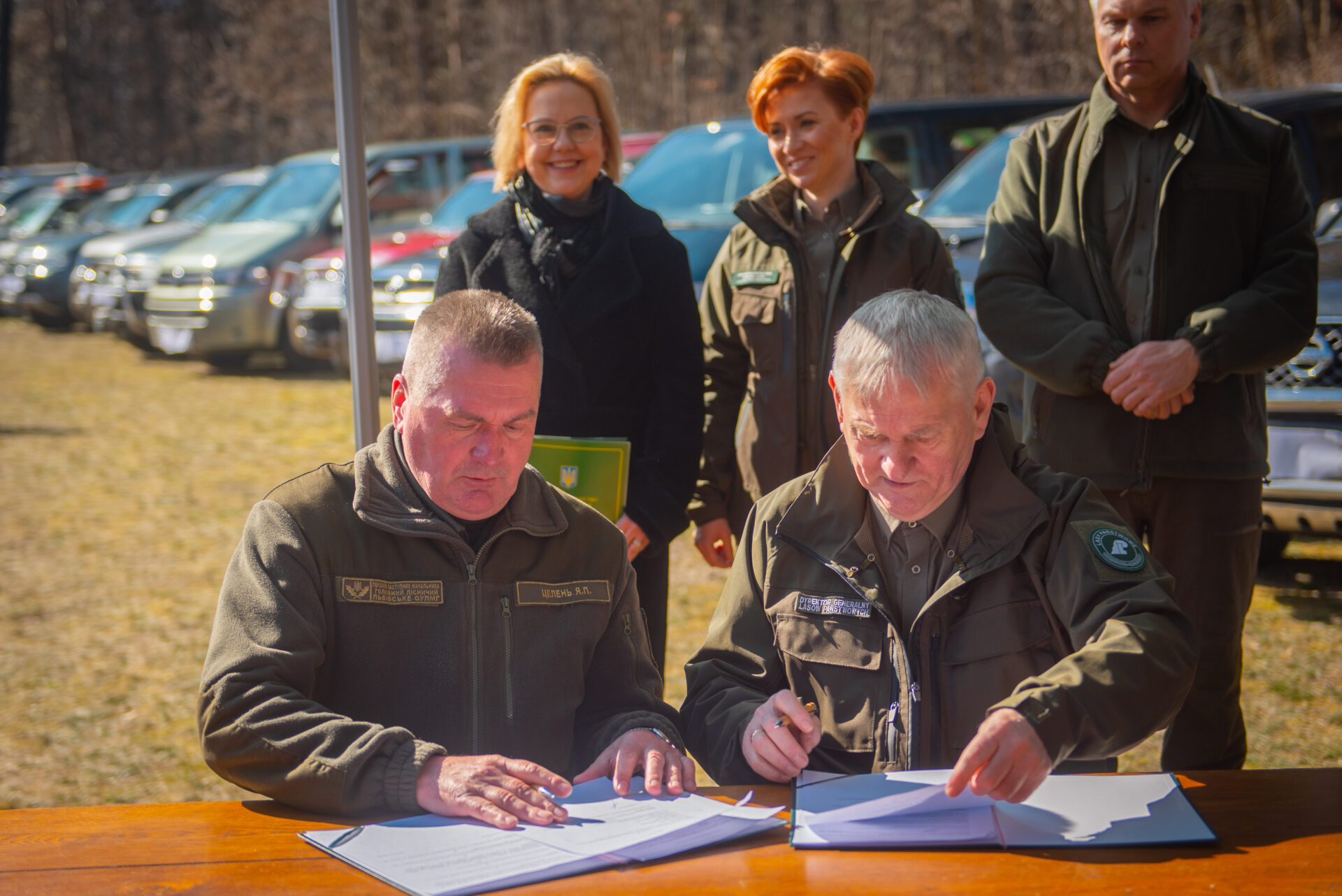 The State Forests have just donated another fleet of vehicles and much-needed generators to the Ukrainian foresters.