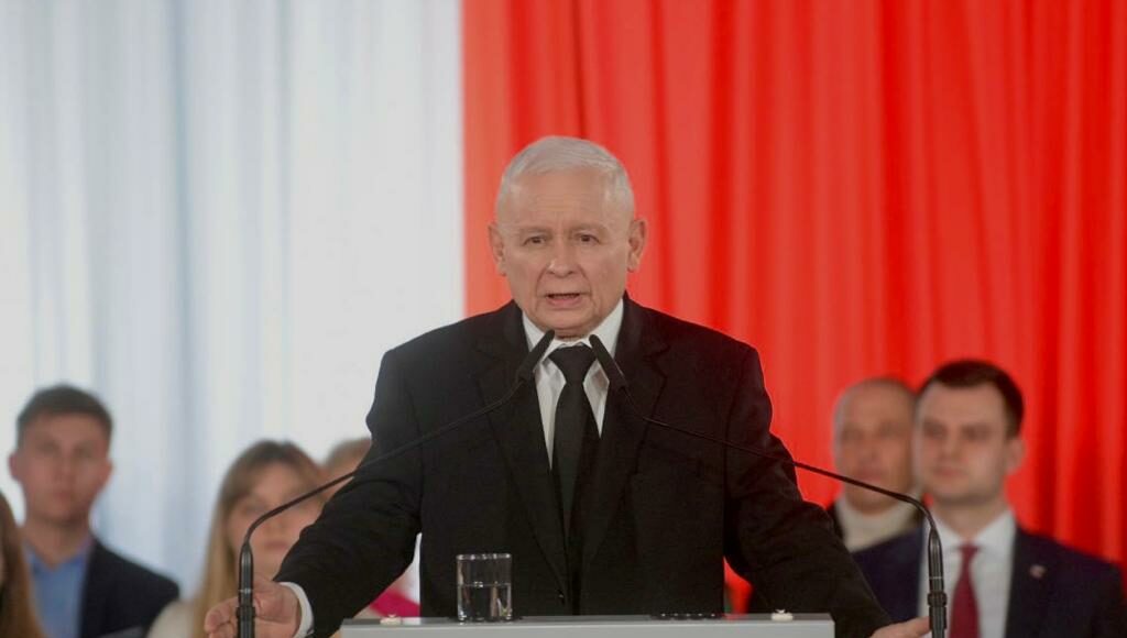 Jaroslaw Kaczynski, the leader of Poland's ruling party Law and Justice (PiS), has promised to take action in response to the large influx of Ukrainian grain and other produce to the Polish market, which has caused outrage among farmers.