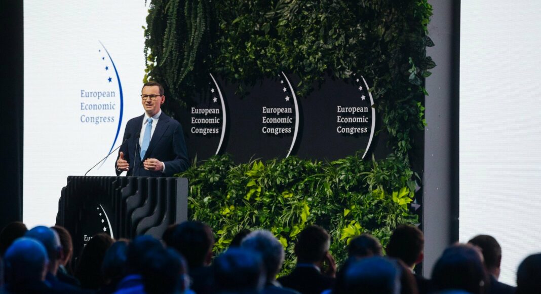 At the 15th European Economic Congress in Katowice, Poland, Prime Minister Mateusz Morawiecki on Wednesday declared that Poland now has the opportunity to join the global digital revolution.