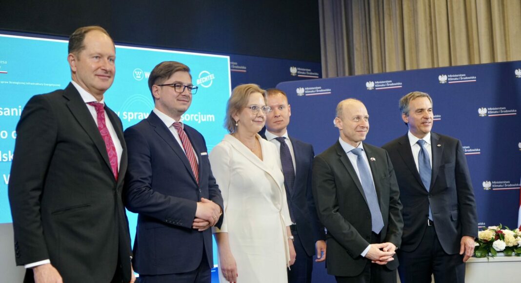 Poland's state-owned nuclear power company, Polskie Elektrownie Jądrowe (PEJ), has entered into a landmark agreement with American companies Westinghouse and Bechtel to establish a design and engineering consortium for the construction of Poland's inaugural nuclear power plant (NPP).