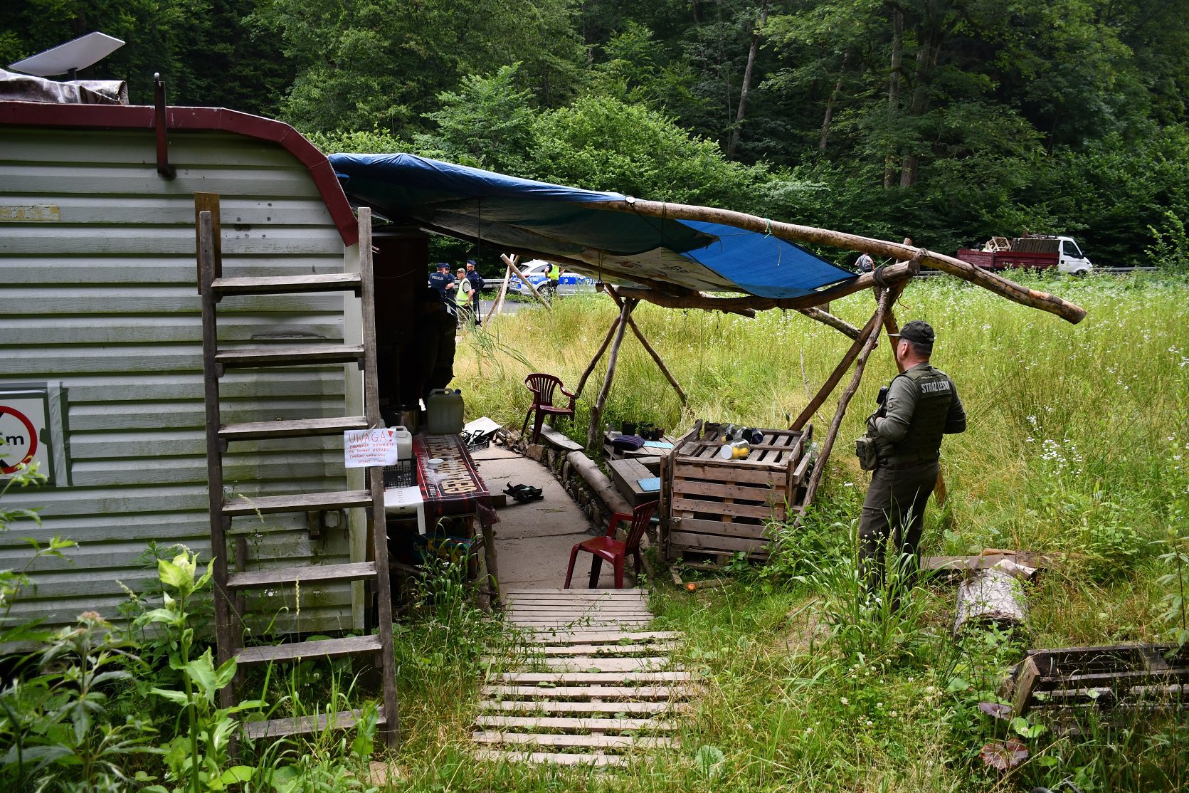 Pseudo-Ecologists Removed from Makowa Encampment: Illegal Blockade and Pollution Halted by Authorities