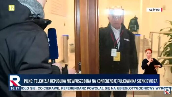 TV Republika banned from Sienkiewicz's conference