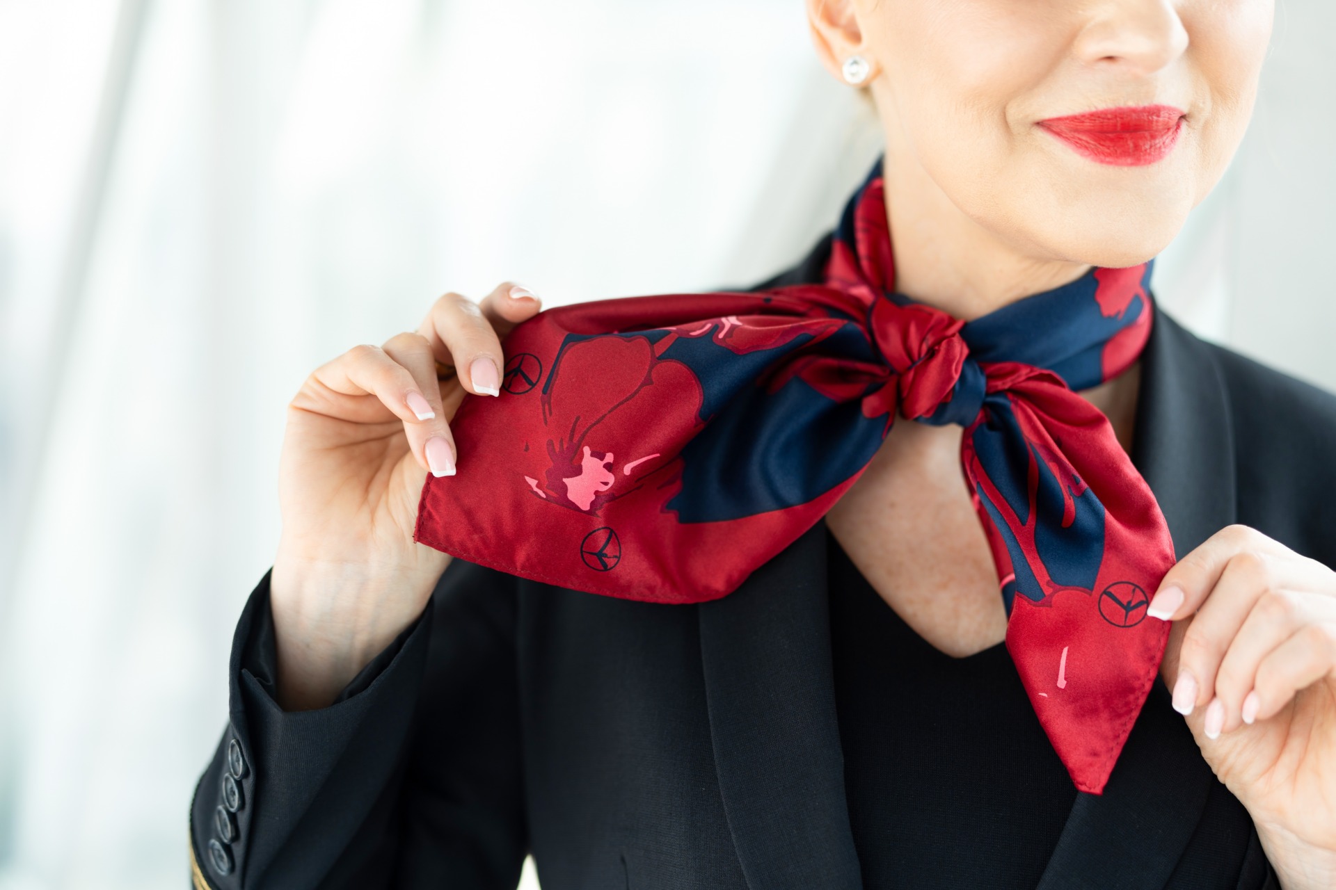 Polish Airlines LOT Unveils Art-Inspired Uniform Enhancements