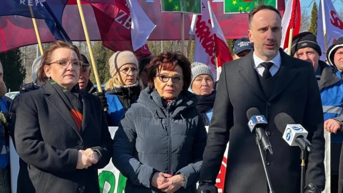 MP Janusz Kowalski has publicly demanded an inquiry by Poland’s Internal Security Agency (ABW), arguing these coordinated efforts represent a systemic threat to national security.