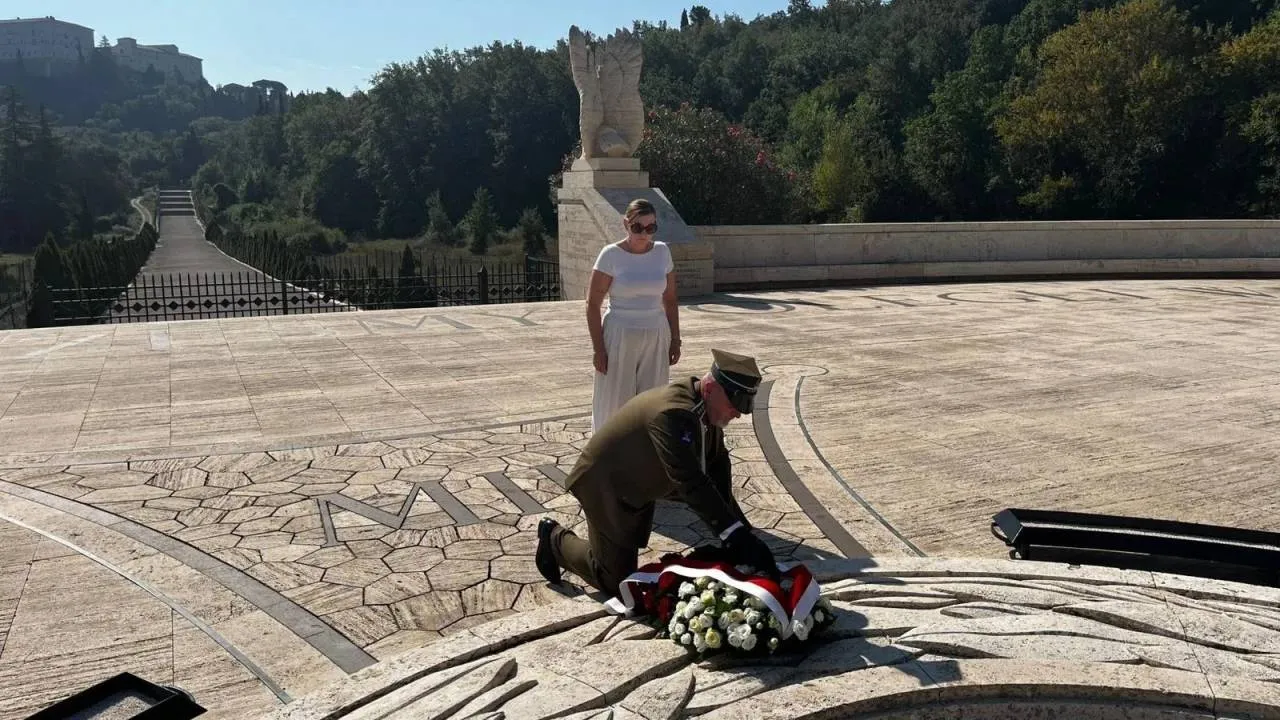 On Saturday we reported that the Polish mission in Italy did not honor the Polish soldiers resting at the war cemetery under Monte Cassino with even a wreath or a candle on Armed Forces Day.