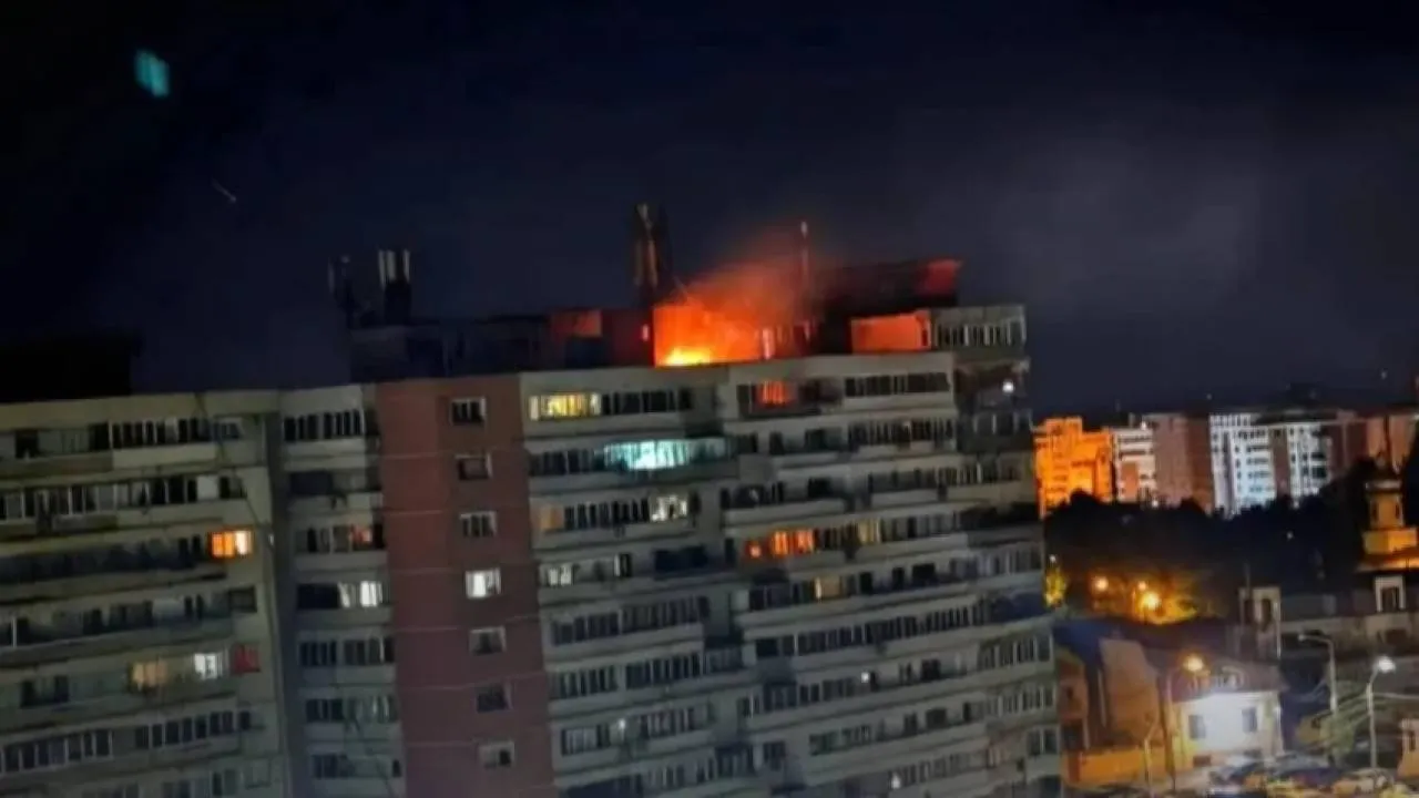 Russia strikes Romania: drone hits apartment building, injuries reported